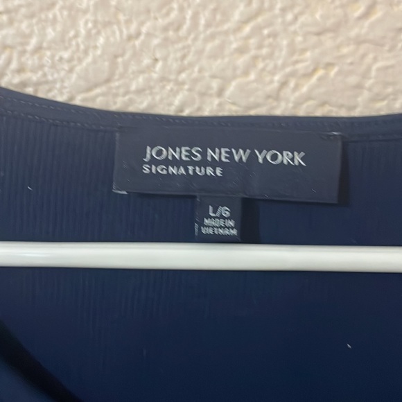 Top - Picture 2 of 2